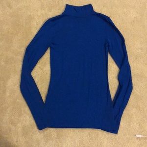 Pretty blue Decree turtleneck